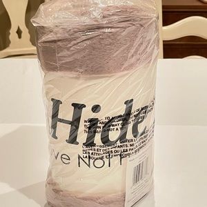 Unhide lil marshmallow pink rose throw blanket 50 x 60 soft cozy Christmas